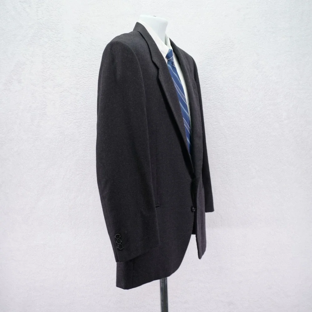 Giorgio Armani‎ Mani Italy Flannel Wool Blazer Gray 42R Tagged 44R 2 Button